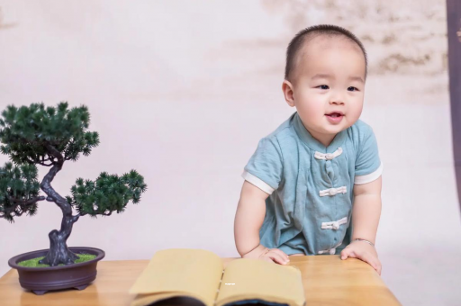承德宝宝爱吐奶是什么原因